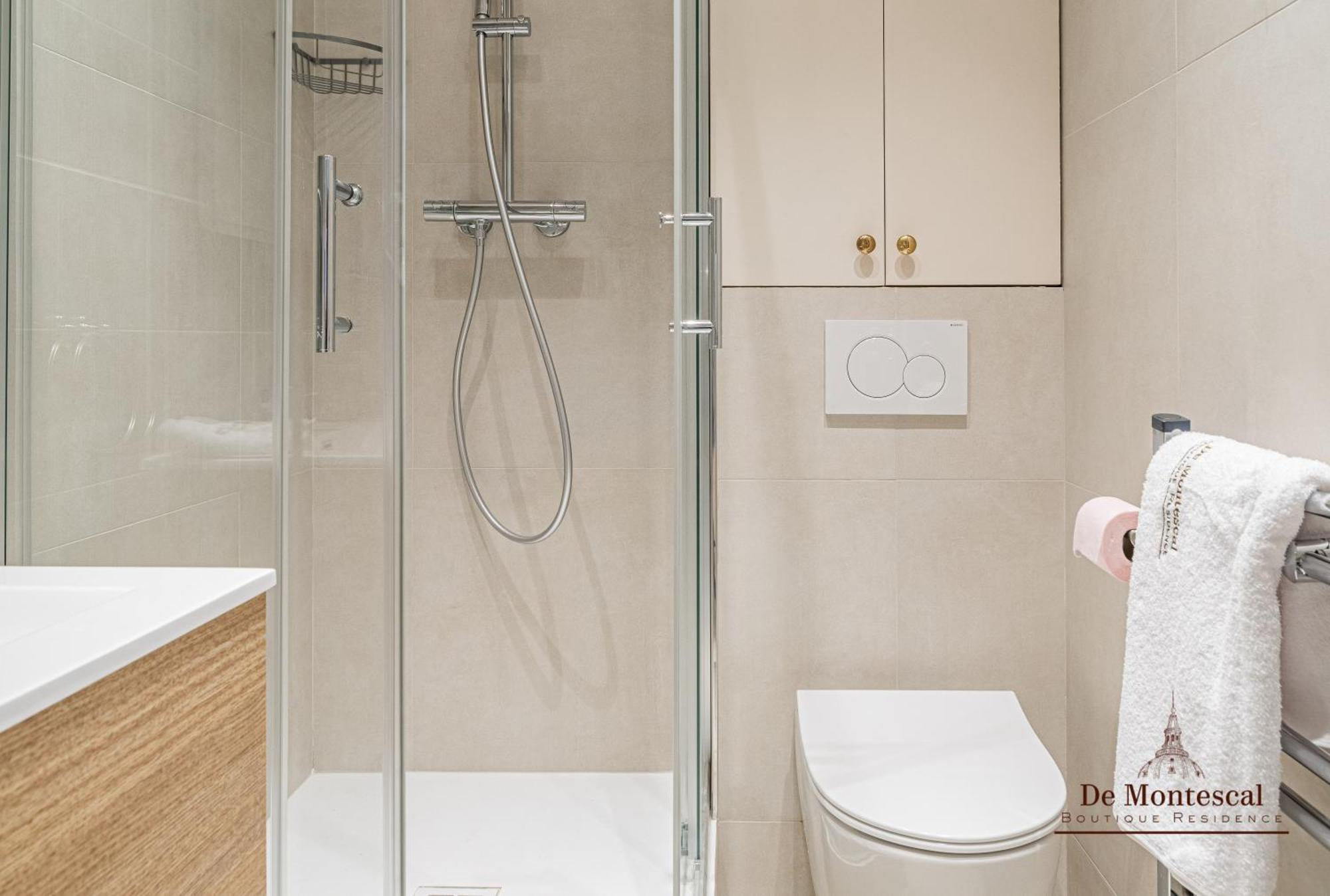 De Montescal- Montparnasse Central With Ac 11 To 14M2 Studio In A Prime Location Paris Bagian luar foto