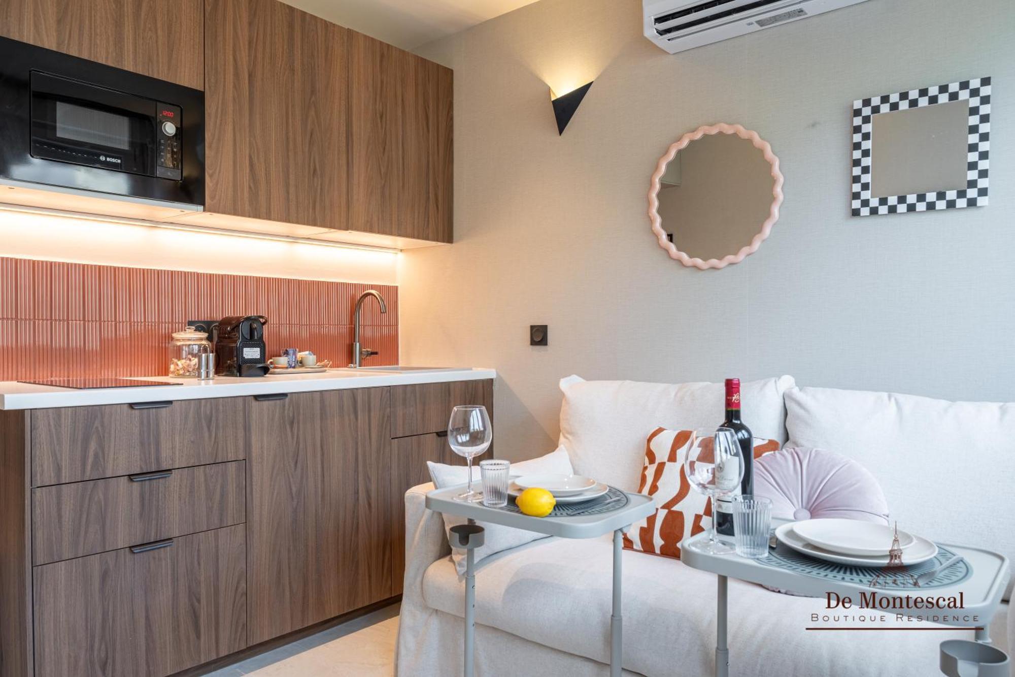De Montescal- Montparnasse Central With Ac 11 To 14M2 Studio In A Prime Location Paris Bagian luar foto