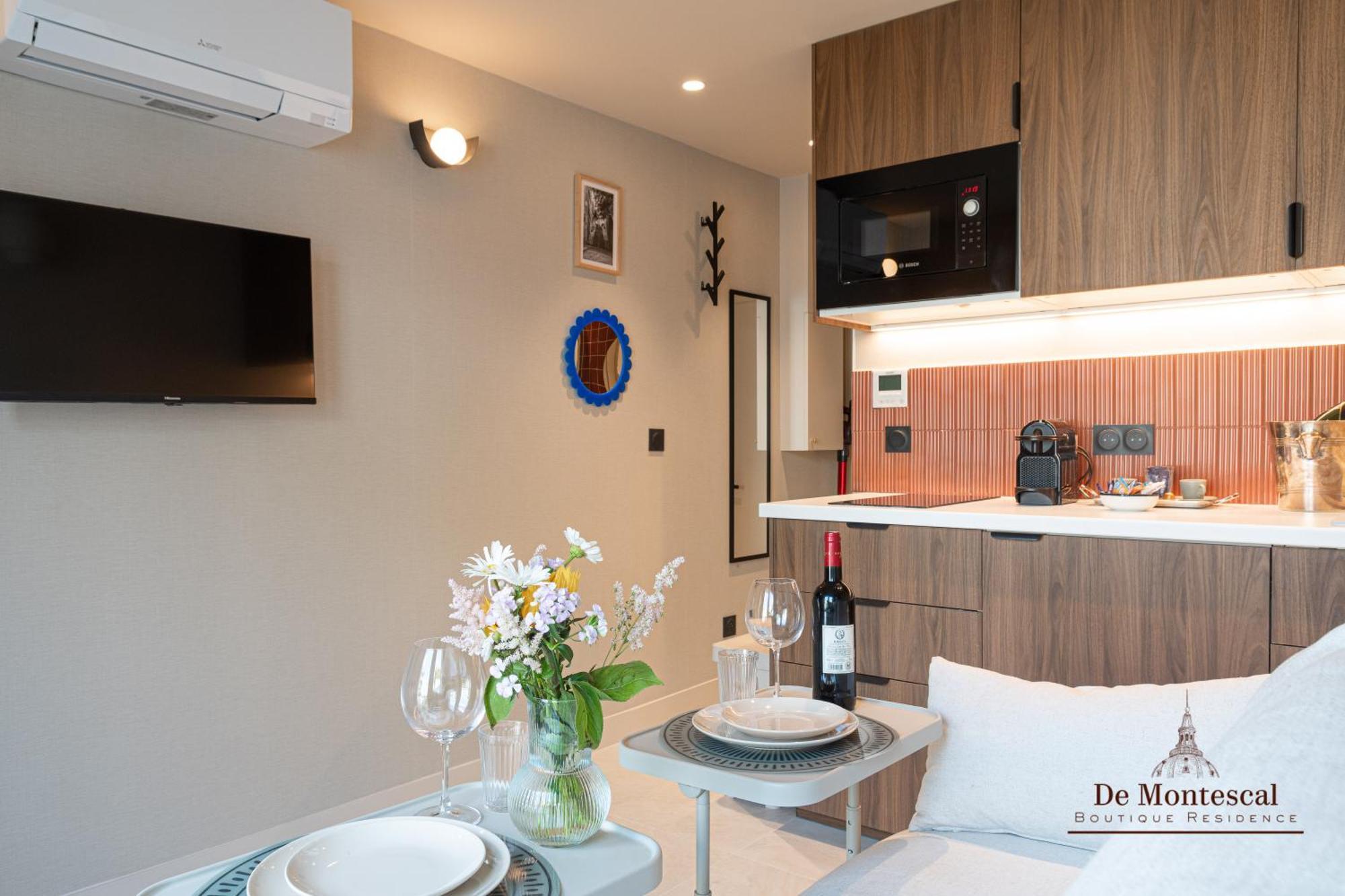 De Montescal- Montparnasse Central With Ac 11 To 14M2 Studio In A Prime Location Paris Bagian luar foto