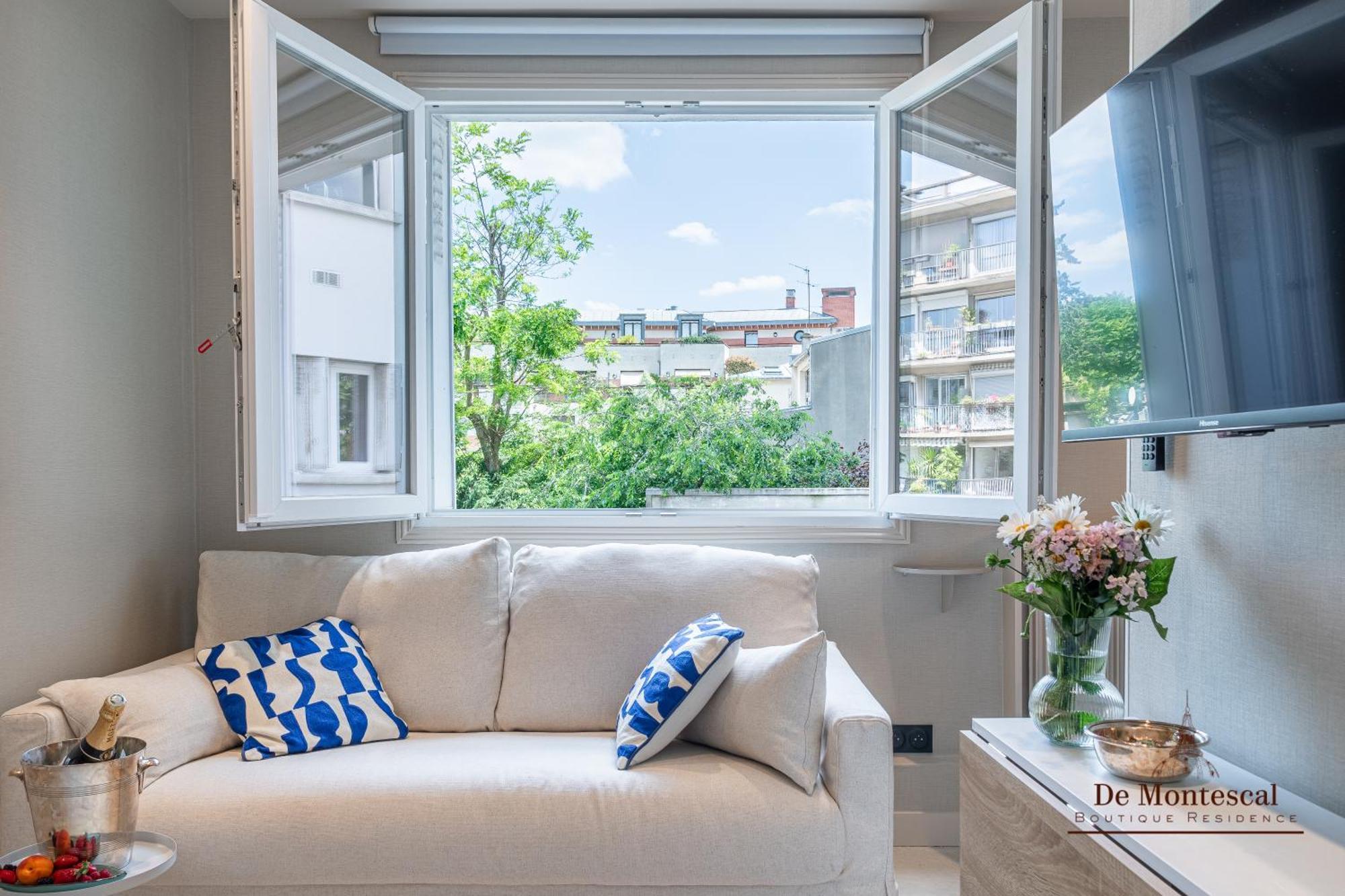 De Montescal- Montparnasse Central With Ac 11 To 14M2 Studio In A Prime Location Paris Bagian luar foto
