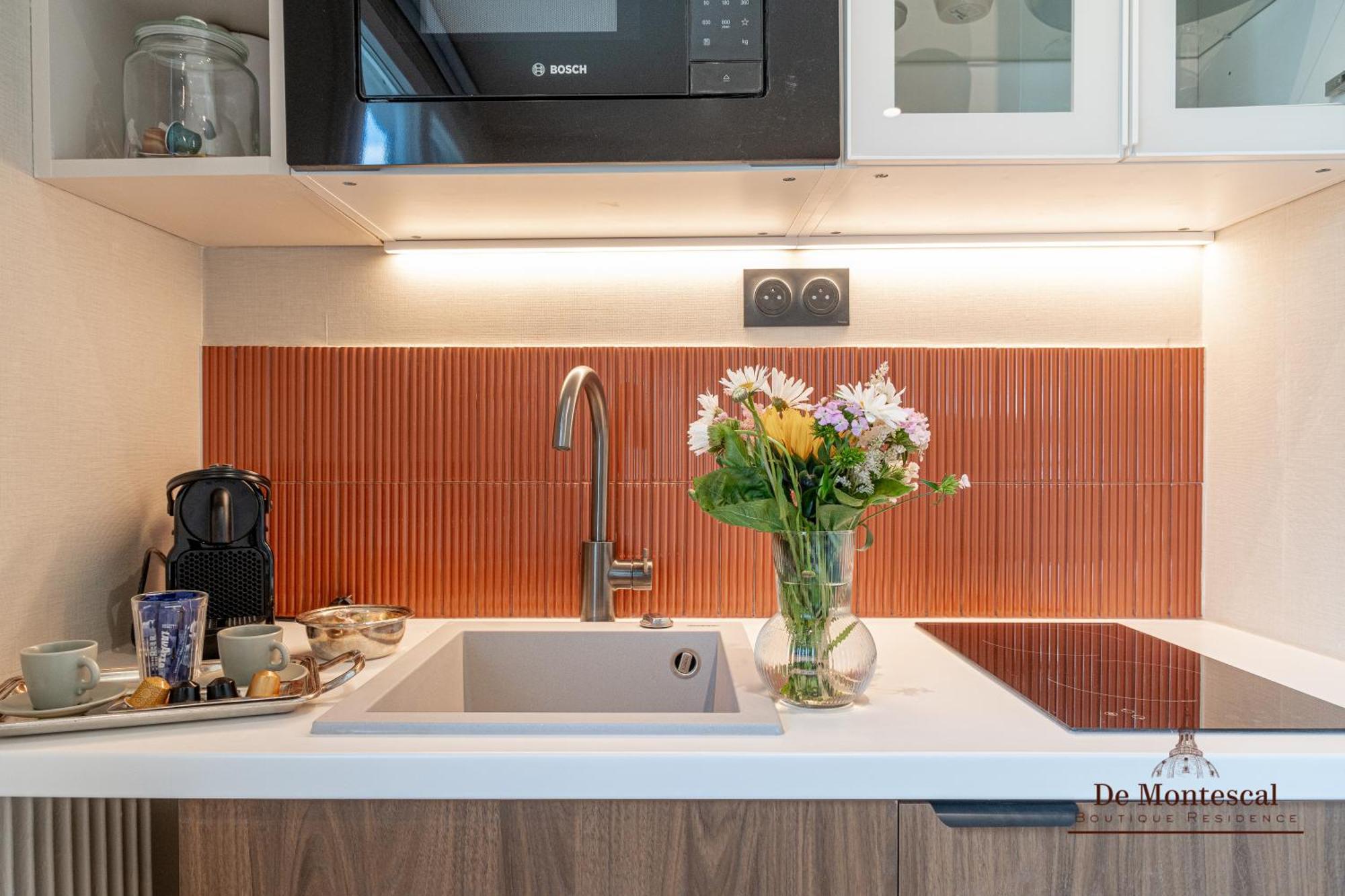 De Montescal- Montparnasse Central With Ac 11 To 14M2 Studio In A Prime Location Paris Bagian luar foto