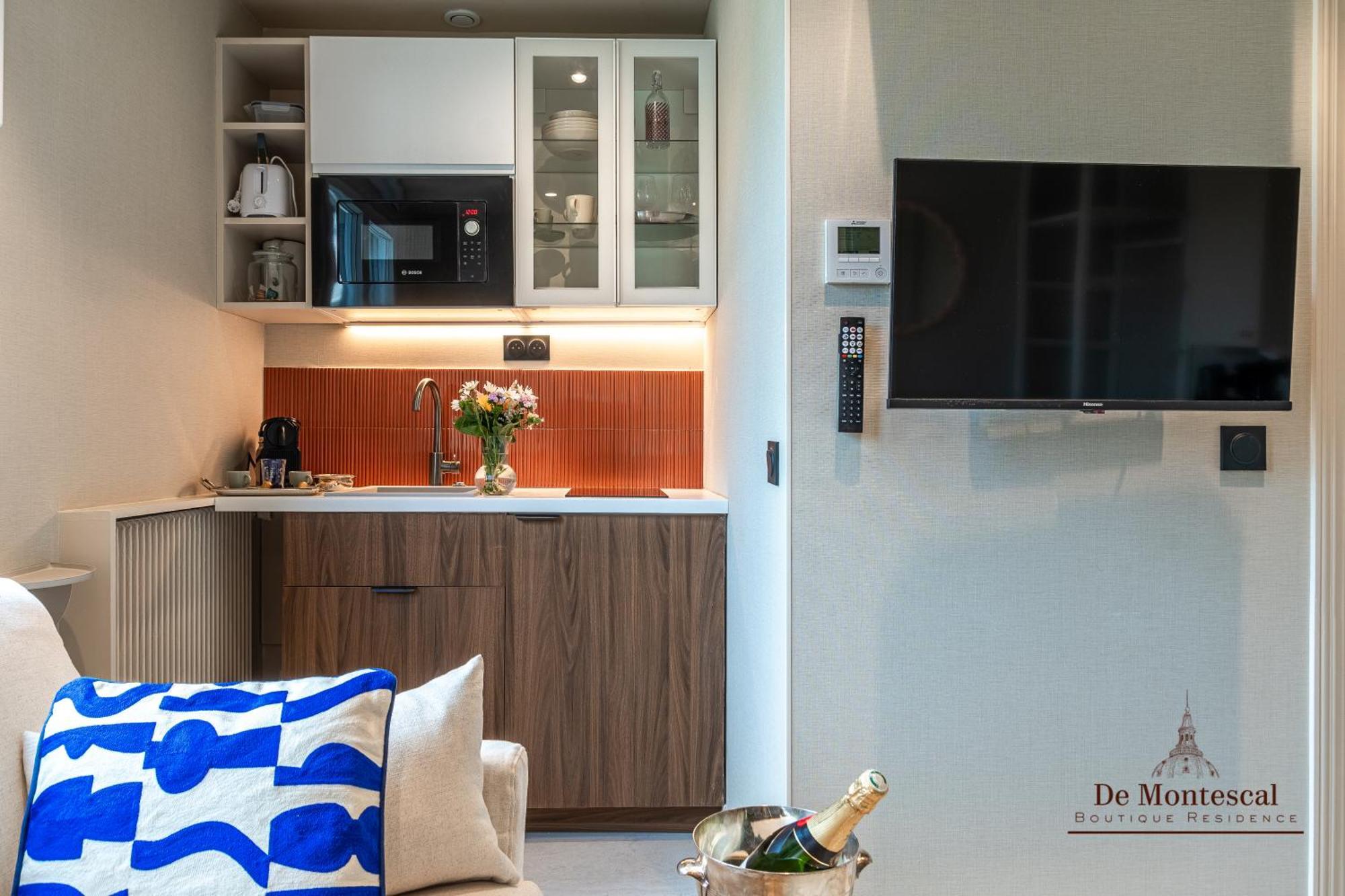 De Montescal- Montparnasse Central With Ac 11 To 14M2 Studio In A Prime Location Paris Bagian luar foto