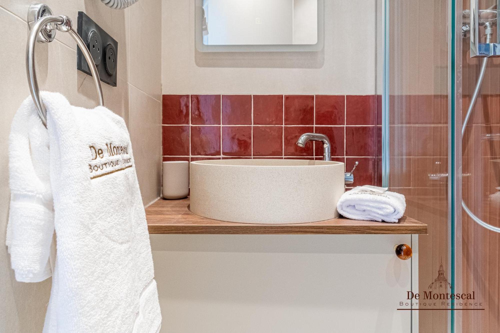 De Montescal- Montparnasse Central With Ac 11 To 14M2 Studio In A Prime Location Paris Bagian luar foto