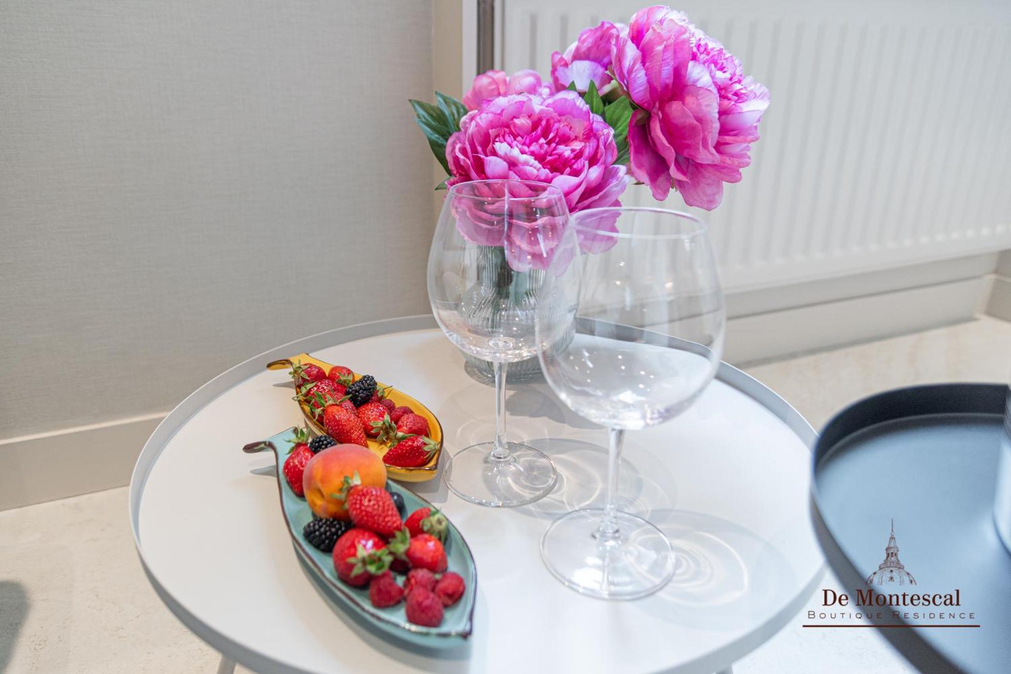 De Montescal- Montparnasse Central With Ac 11 To 14M2 Studio In A Prime Location Paris Bagian luar foto