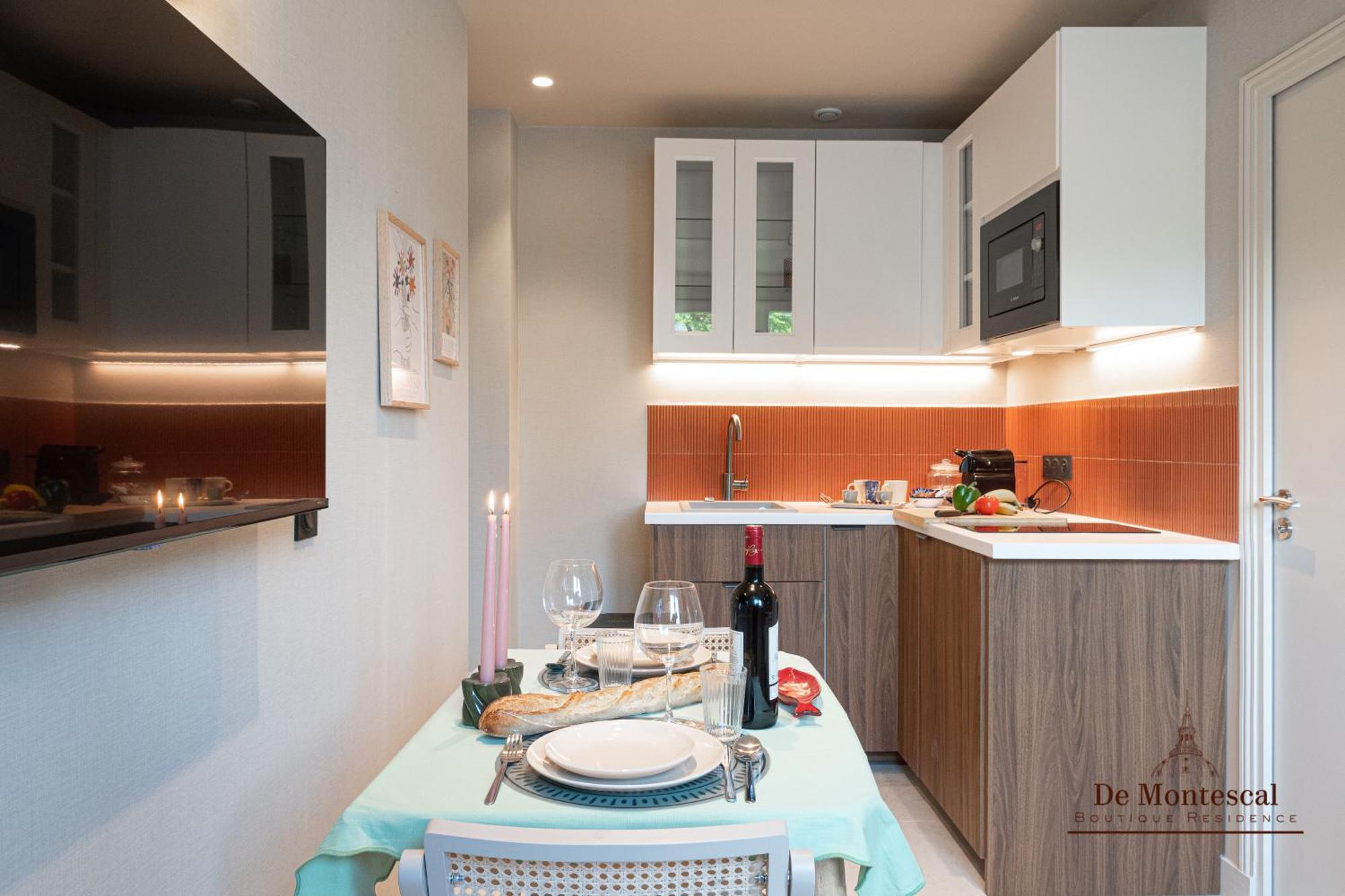 De Montescal- Montparnasse Central With Ac 11 To 14M2 Studio In A Prime Location Paris Bagian luar foto